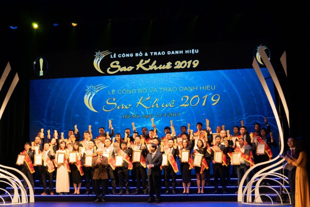 SAVIS – 2 NĂM LIÊN TIẾP GIÀNH DANH HIỆU SAO KHUÊ 2 20190420 DSC01244