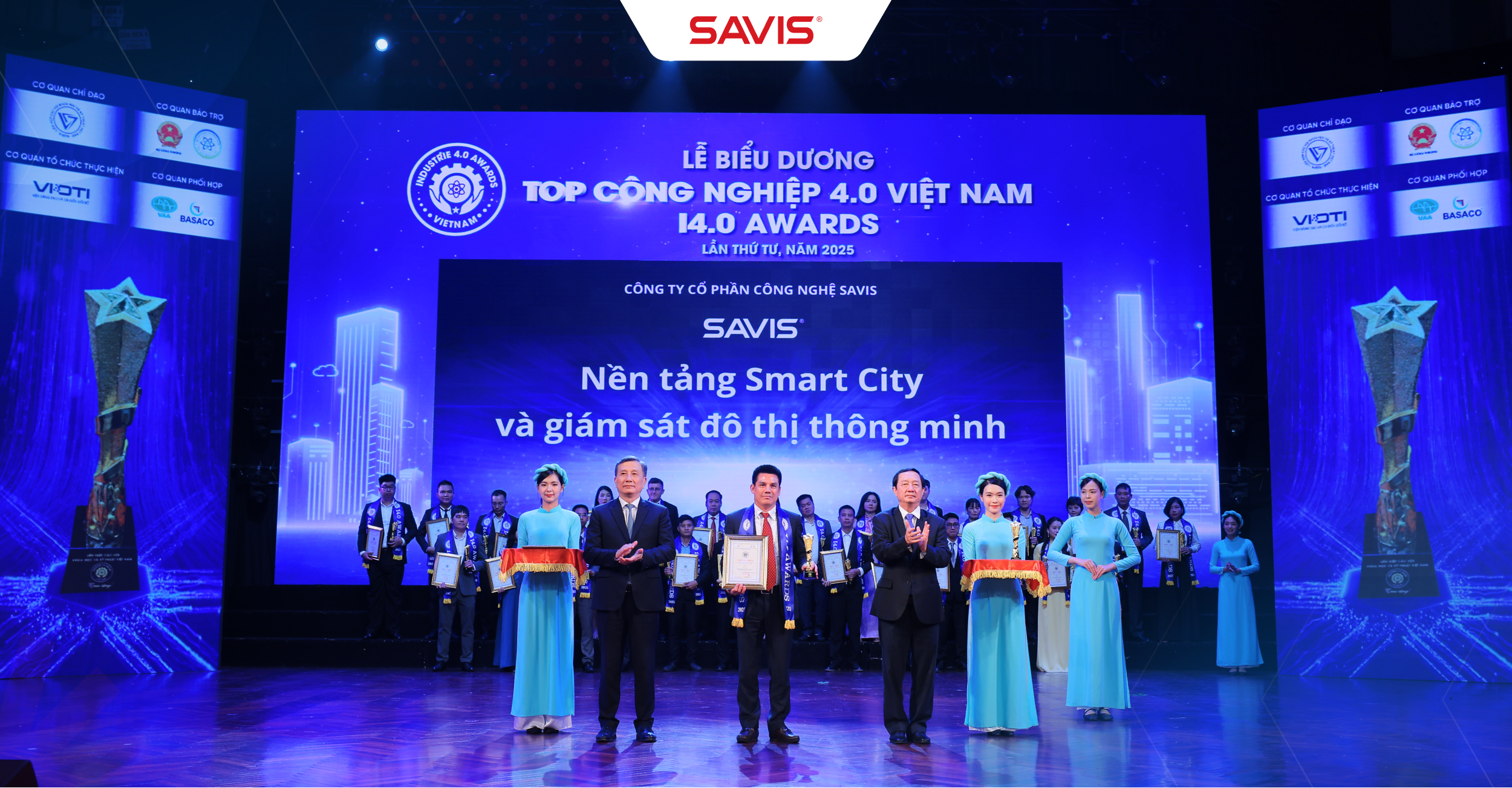 Trang chủ 165 Savis vinh dự đạt giải thưởng Top Công nghiệp 4.0 Việt Nam với nền tảng Smart City và Giám sát đô thị thông minh
