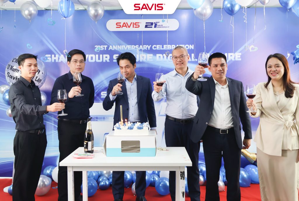 SAVIS GROUP 21 năm - Hành trình niềm tin, khát vọng và dấu ấn công nghệ Việt  1 SAVIS GROUP 21 nam Hanh trinh niem tin khat vong va dau an cong nghe Viet 2