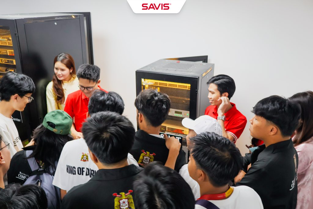 Trải nghiệm công nghệ tương lai cùng SAVIS: Từ AI, IoT Lab đến Chính phủ số 7 Ban sao cua IMG 7318